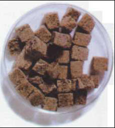 Cubes of freeze-dried tubifex worms